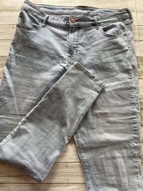 Old Navy Light Blue Slim Straight Stretchy Skinny Jeans